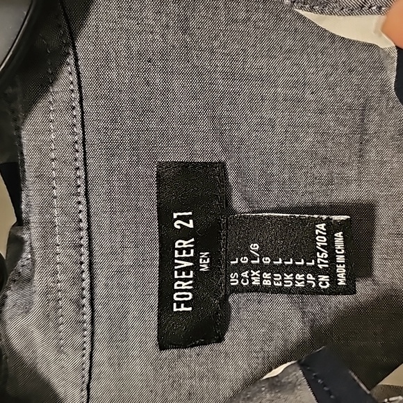 Men's Checkered Button Up Shirt - Picture 3 of 6